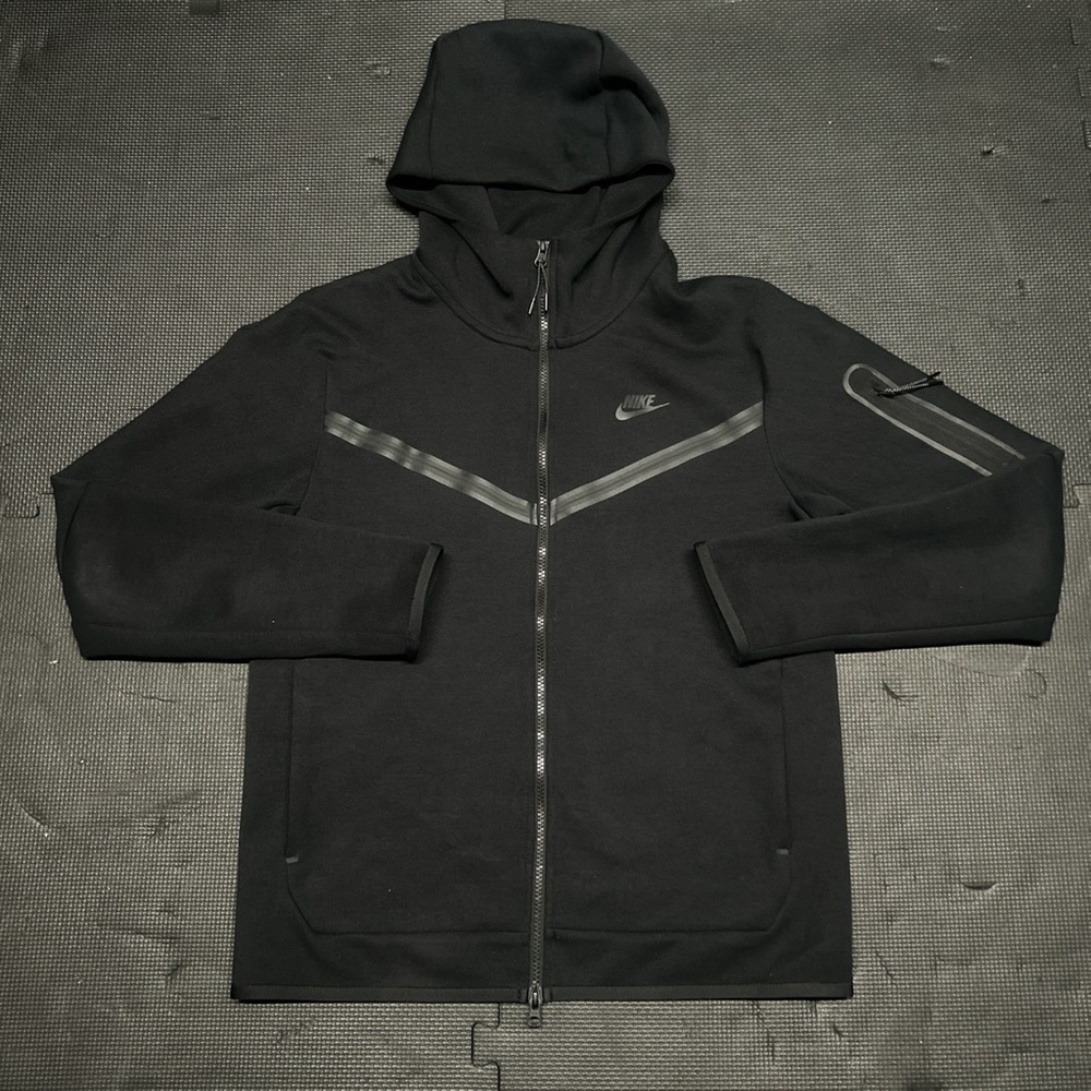 Nike Sportswear Black Tech Fleece